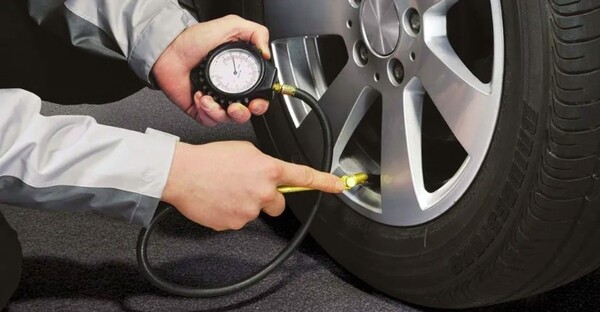 12 check-the-spare-tyre-pressure