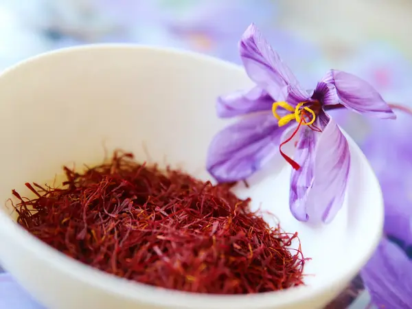 2 how-can-you-take-saffron-for-armd