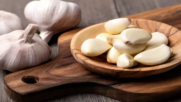 3 how-much-garlic-should-you-eat-per-day