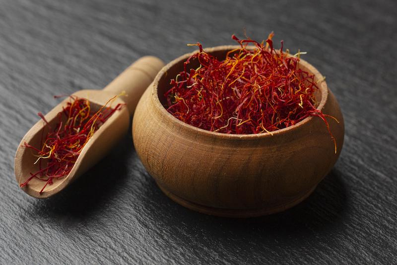 11 Powerful Health Benefits of Eating Saffron