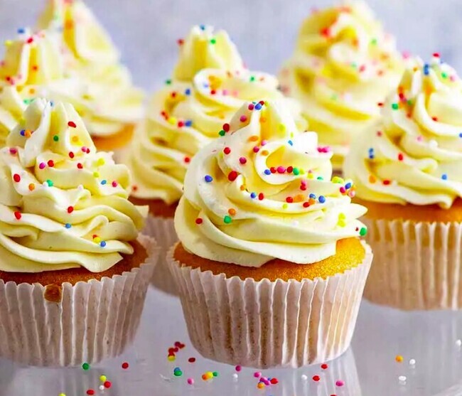 How to Make a Cupcake in Five Minutes or Less!