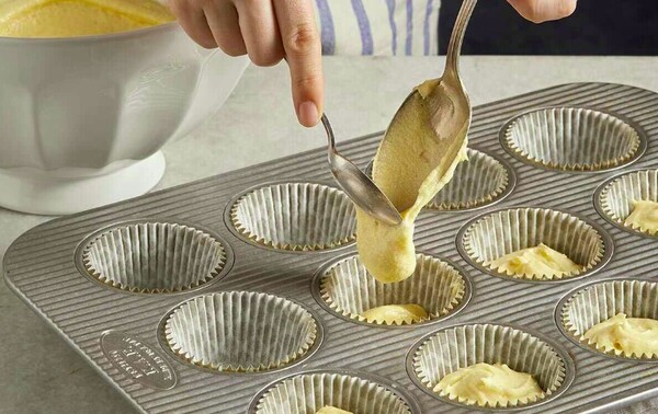 step-5-fill-the-cupcake-liners